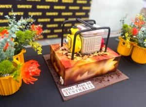 Pam air Davey dipamerkan di atas pelantar khas semasa ekspo, dengan kapsyen yang menegaskan komitmen syarikat: “Masih Dihasilkan di Australia”.