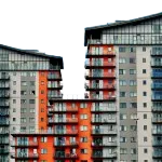 Bangunan pencakar langit, menandakan pam air Davey sesuai untuk bangunan tinggi.